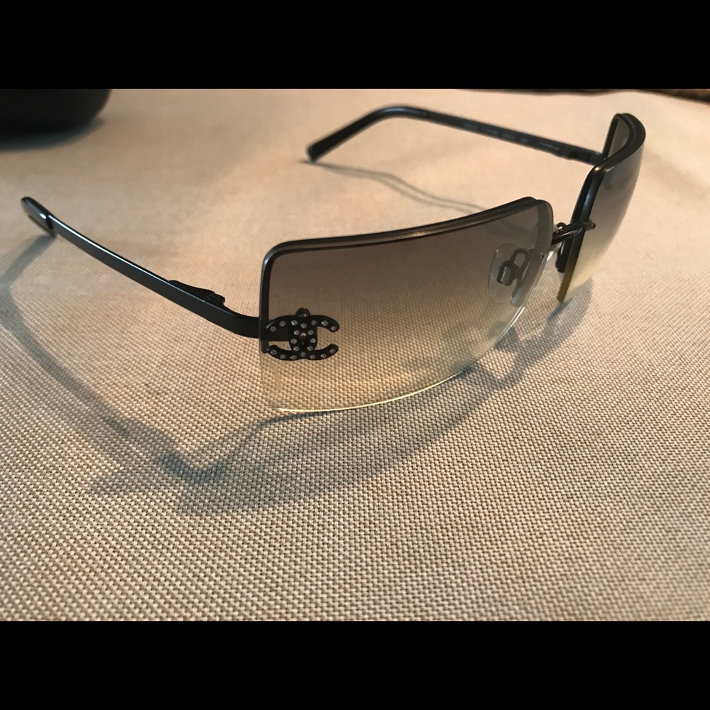 CHANEL Sunglasses